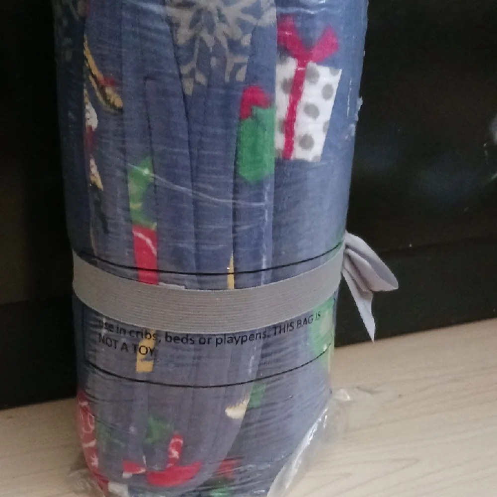 Festive Plush Christmas Throw With Holiday Motifs